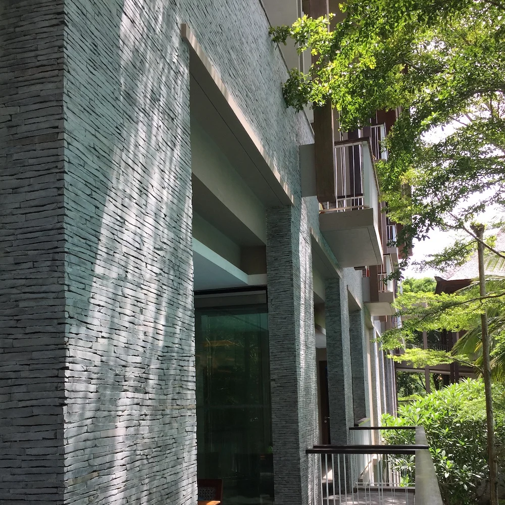 Natural Split Ledge Grey Stone Veneer Slate for External and Internal Wall Cladding Traditional Style Indoor Natural Stones