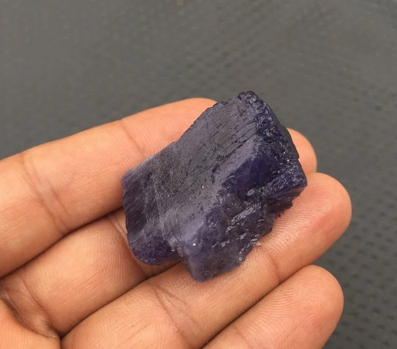 Top Quality 1 Piece Natural Blue Tanzanite Gemstone Untreated Specimen Rough Beautiful Raw Stone Wholesale