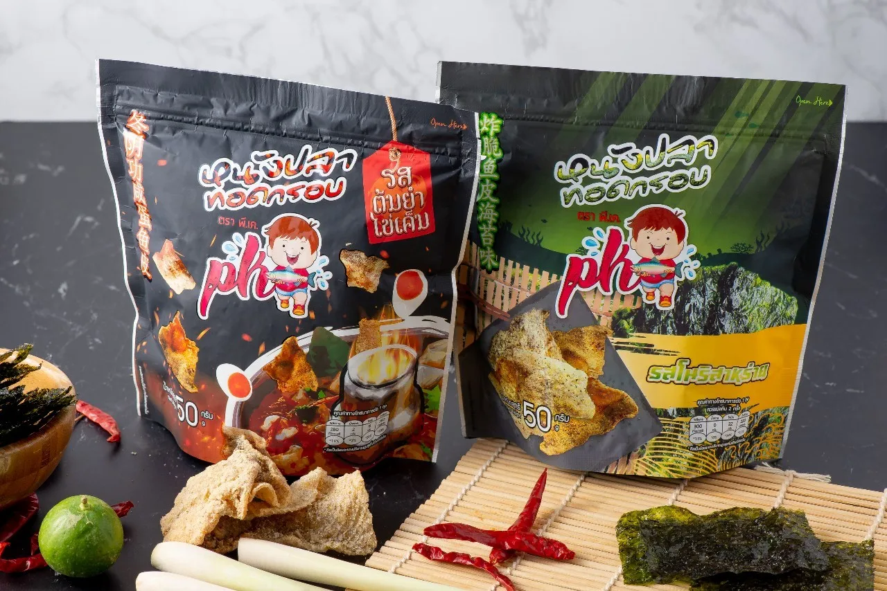 Thailand Premium Snack Seafood Crispy Chips Blended Nori Fried Fish Skin Seaweed Flavor by P.K. Brand