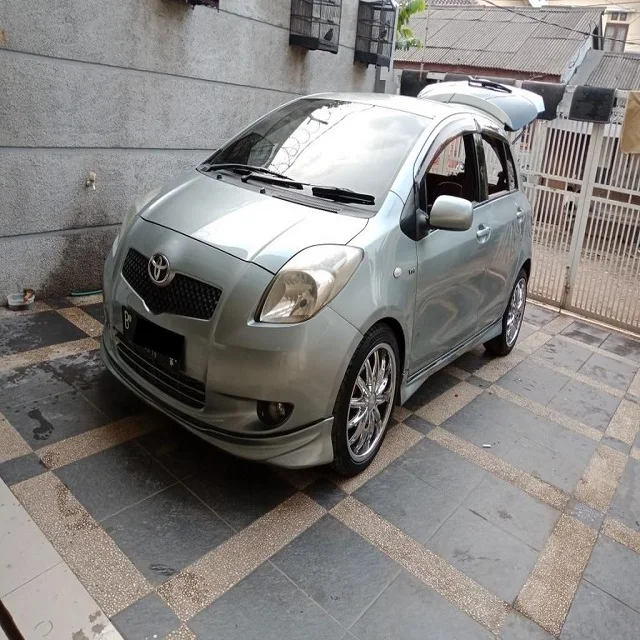 
used Toyota Vitz 