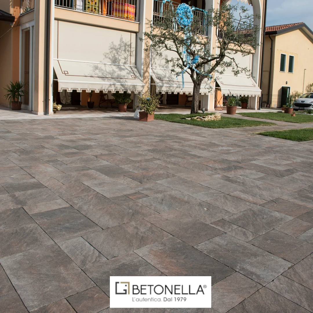 Made in Italy Paving Fenice natural cleft paving stone
