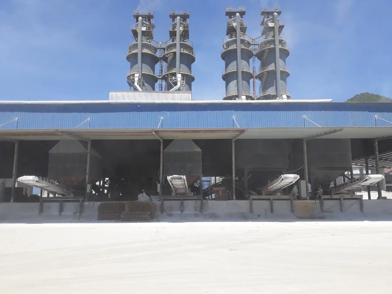 Best Offer With Good Quality Quick Lime size 10-60mm // Burnt Lime CaO 90% Min // Viet Nam Original