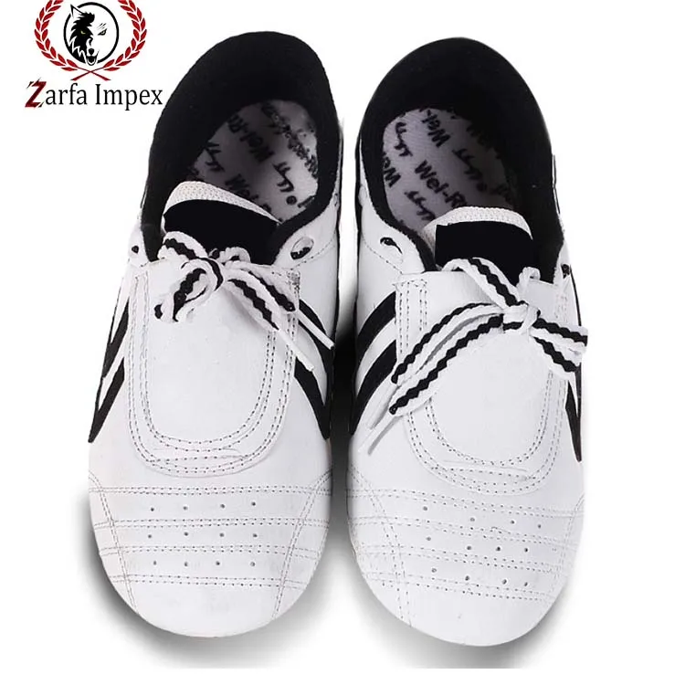 Good Quality Factory Wholesale Manufacture Breathable Light Weight Martial Art Boots 2021