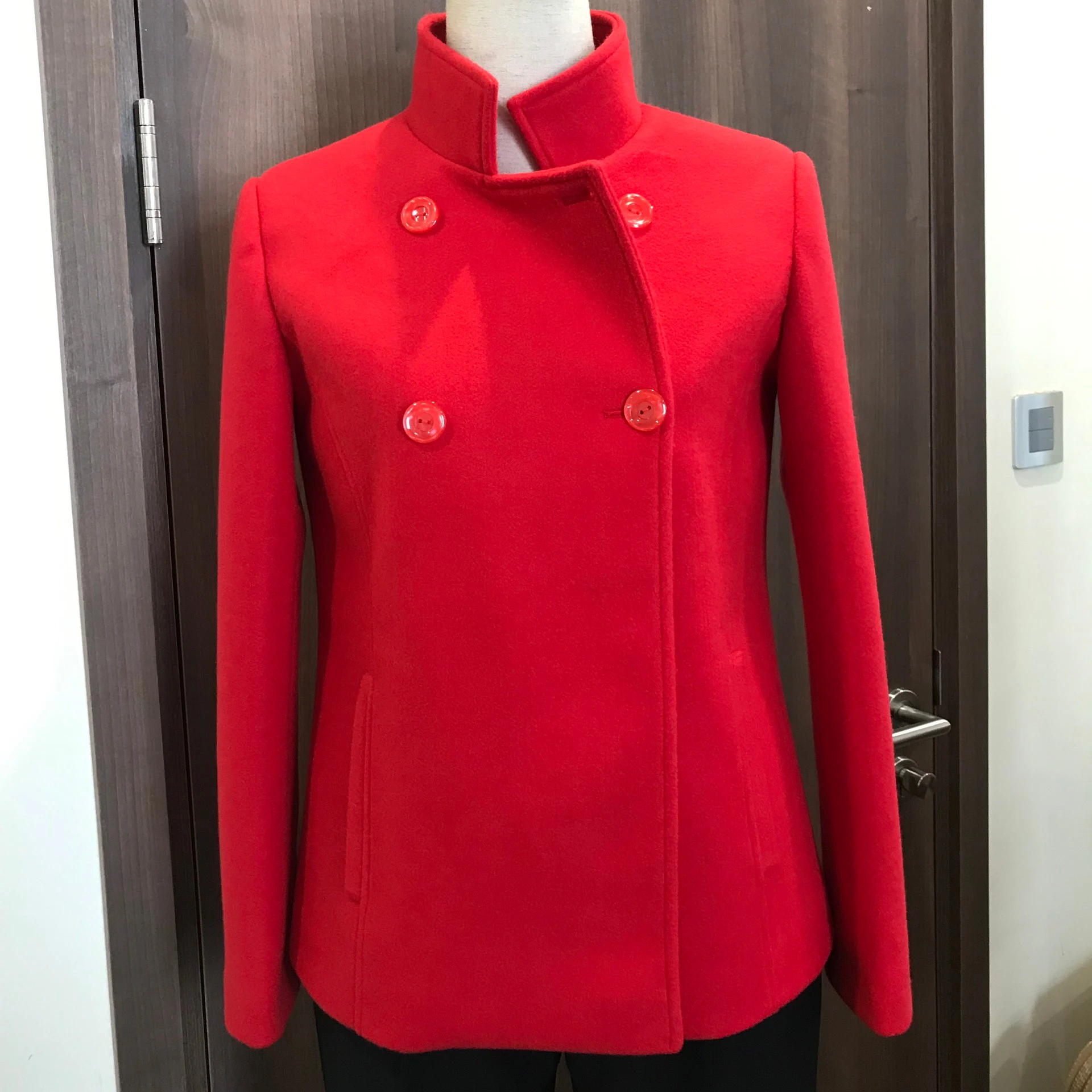 2021 Winter Collection Young Style Button Formal Casual Decorated Pockets Double Breasted Red Color Ladies Trench Coat for women