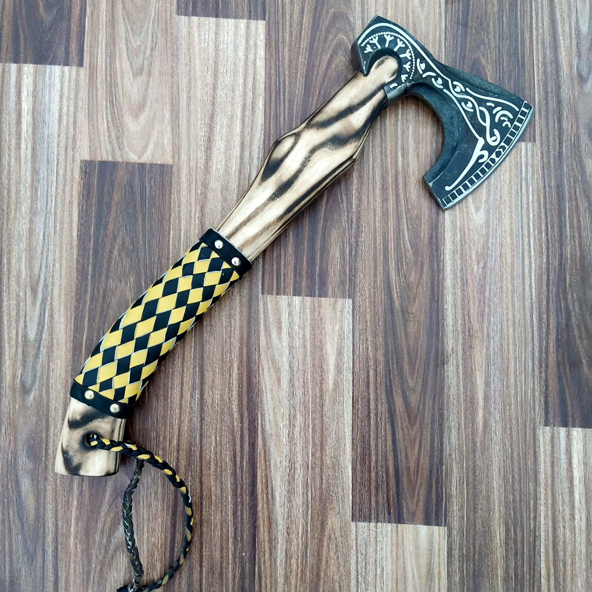 Топор викингов из углеродистой стали ручной работы на заказ, топор с медью, топор для выживания на природе с деревянной ручкой