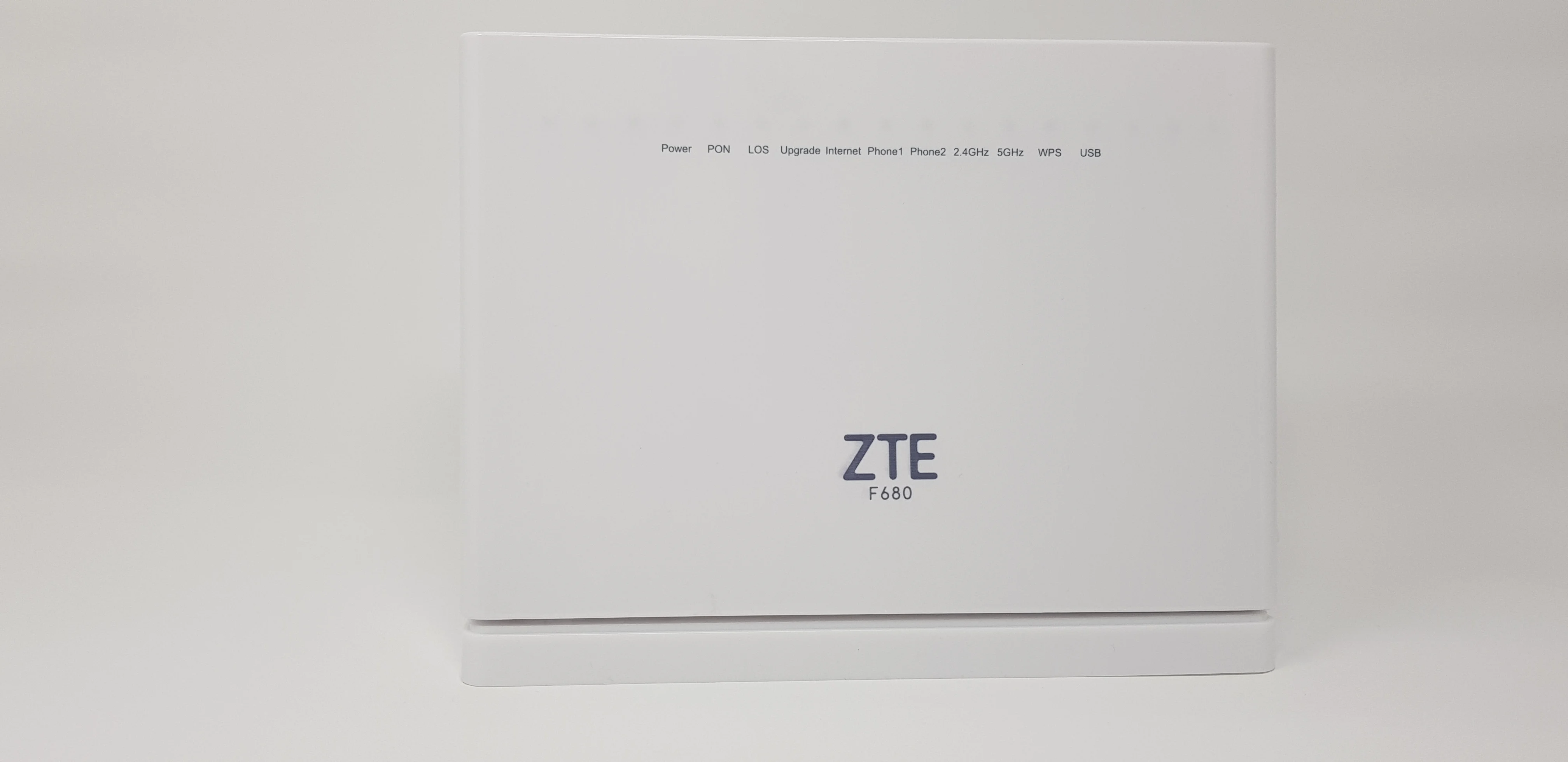 ZTE F680 GPON ONU Dual Band Wifi Concurrent 11ac with 6x White FTTH SC Adapter ZXHN ZTE F680 (14) GPON Optical Interface ABS+PC