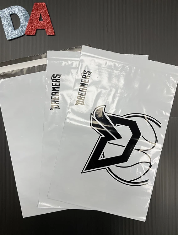 Custom Printing Mailing & Shipping Bags with Build- in Handle