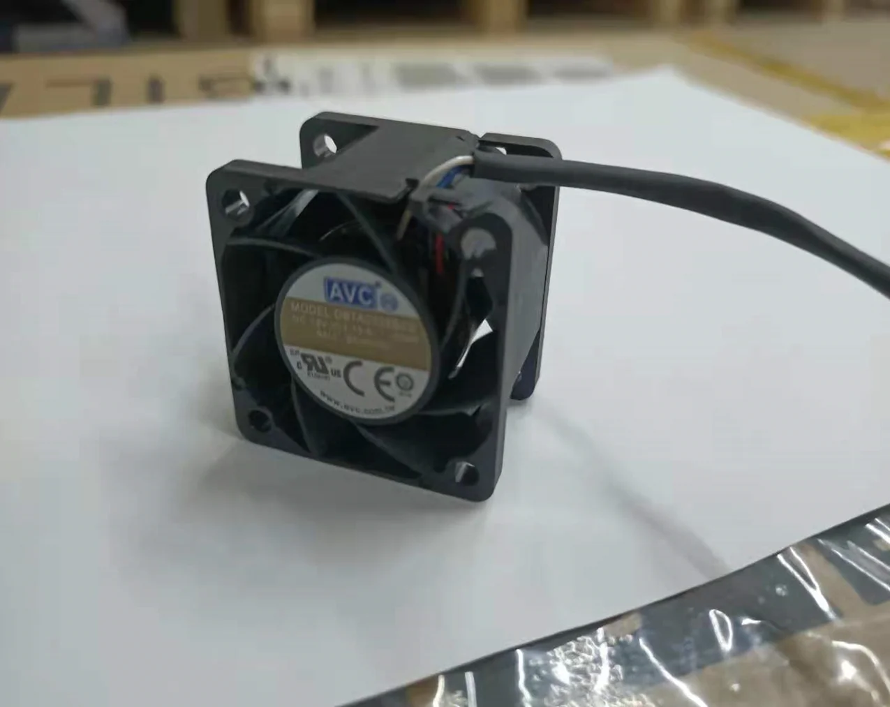 Вентилятор охлаждения для машин CROWN 12 В DBTA0328B2G 38x38x28 мм