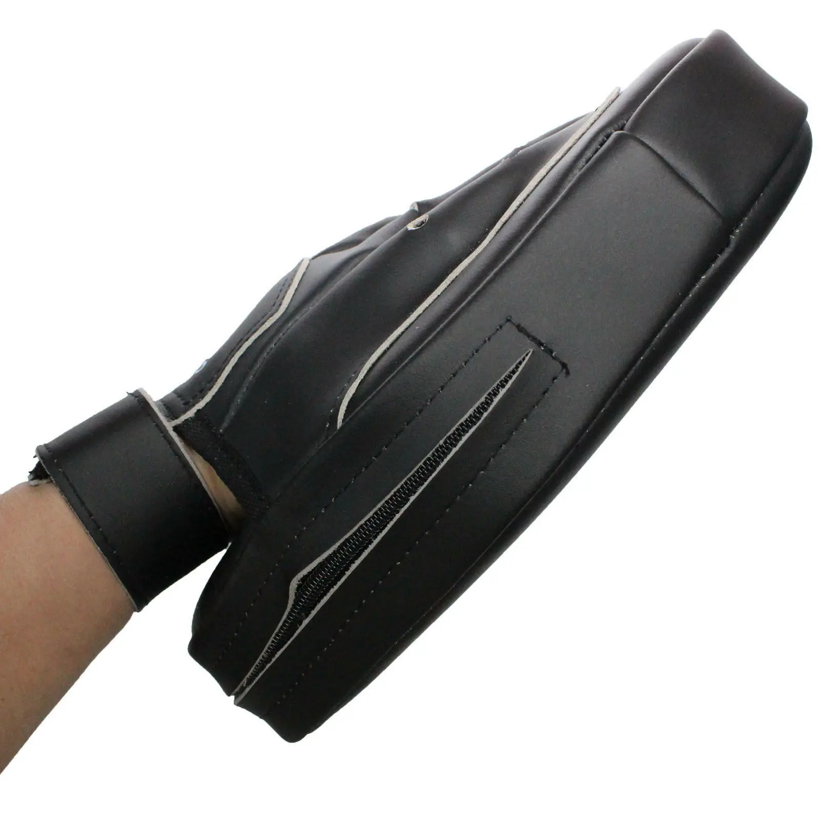 Wholesale Custom made leather durable curved kick Focus Pads ,Hook & Jab Mitts Punching Kick Boxing Muay Thai Martial Arts