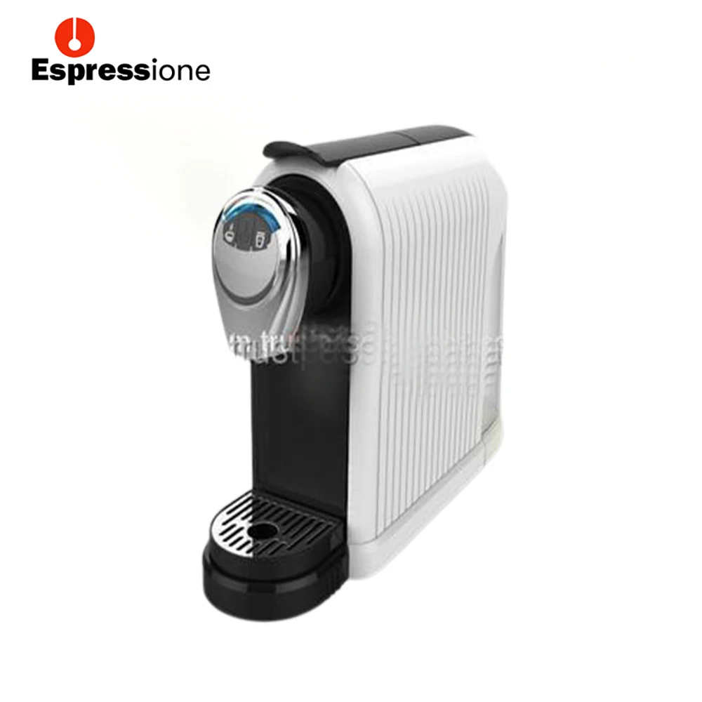 Автоматическая кофемашина Nespresso в капсулах