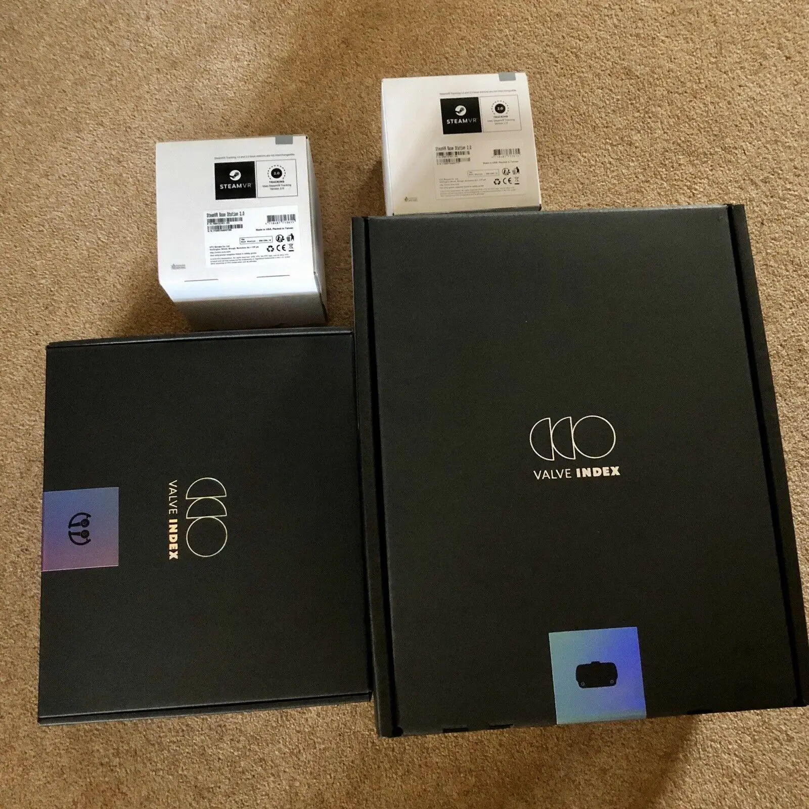 
New Valve Index VR Full Kit - HMD - Controllers - Basestations 