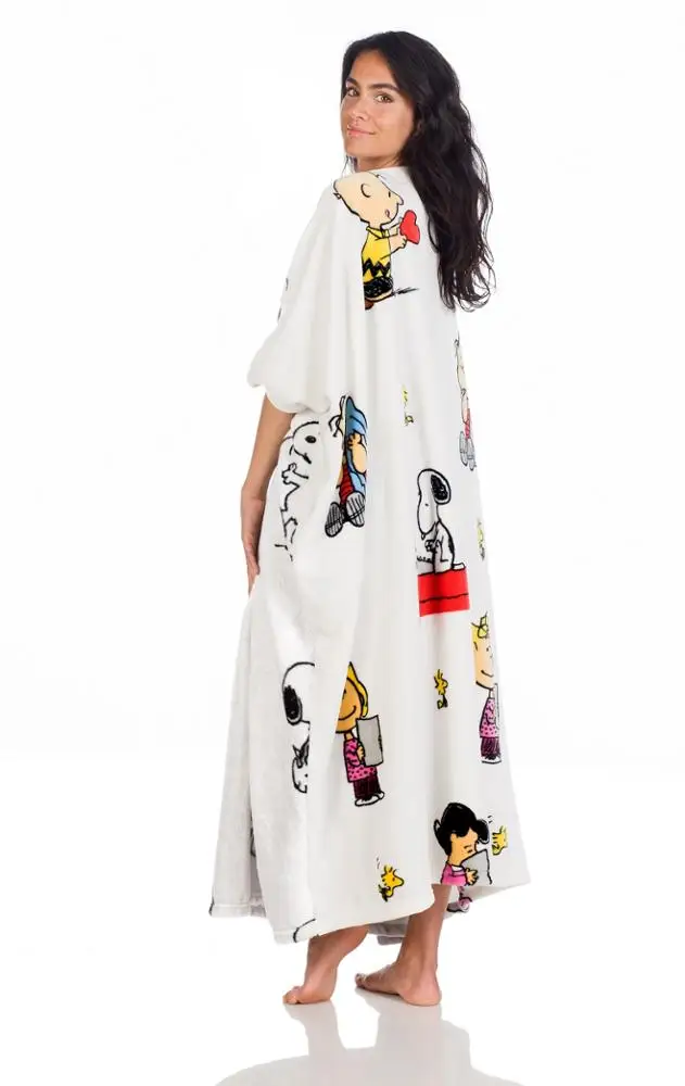 KANGURU MOMONGA PEANUTS WEARABLE FLEECE BLANKET