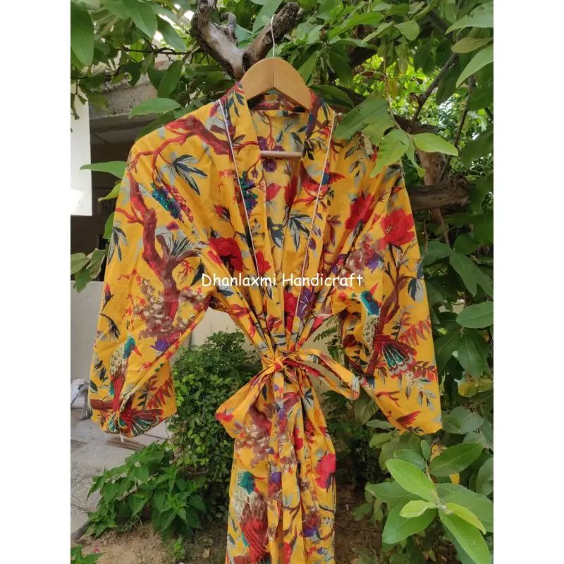 Длинное платье-кимоно в богемном стиле, с принтом в виде желтых птиц и цветов