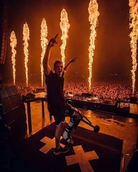 DMX512 10m Large Real Fire Machine 10 Meter Spray Fire Machine Flame Projector Super Flame Machine for Stage Special Effect Dj