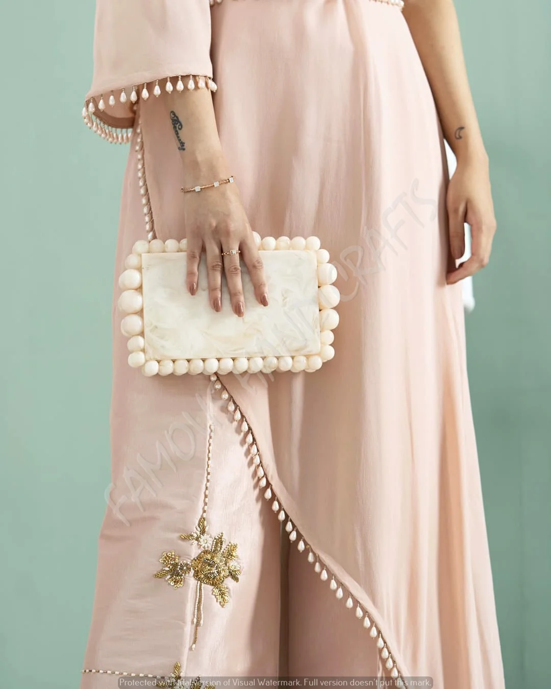 EOS Resin clutch, pearly bag