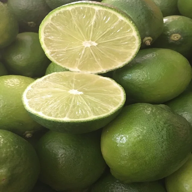 Свежие цитрусовые фрукты, свежий лимон без семян