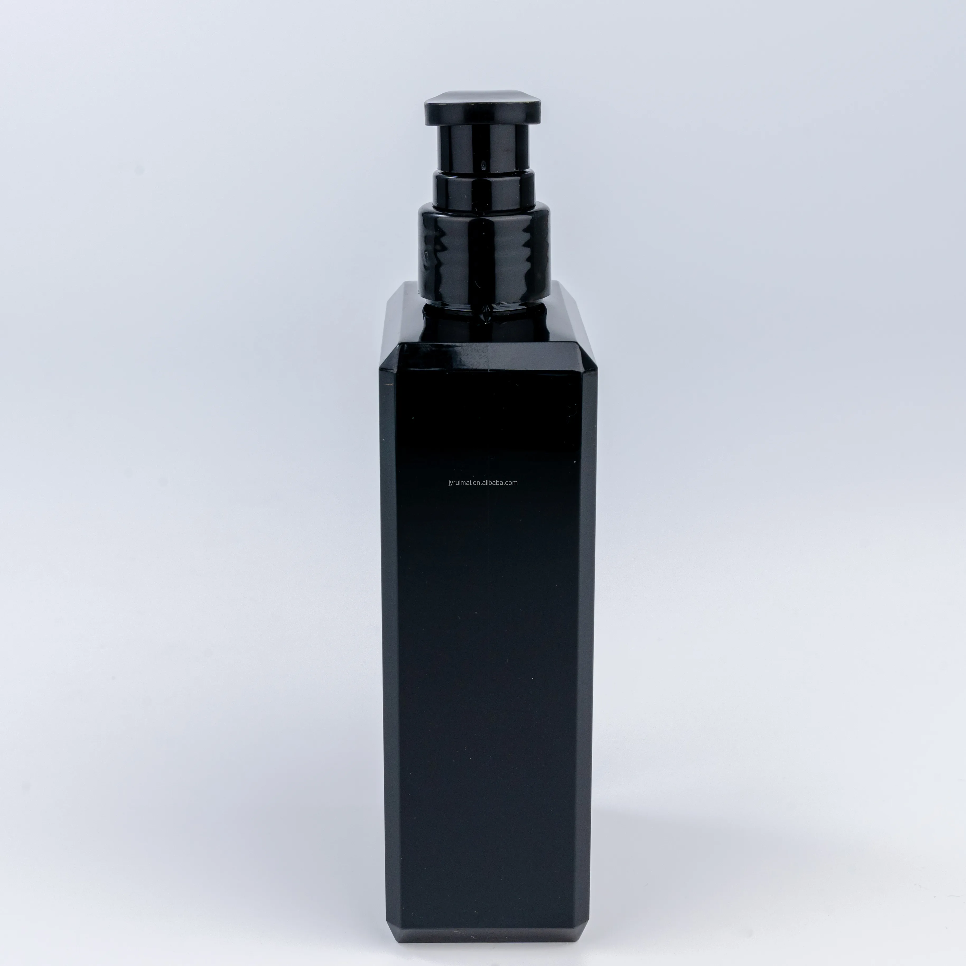 New Design 350ml 450ml Black PETG Plastic Opaque Bottle Empty Refillable Screw Lotion Pump Lotion Bottle