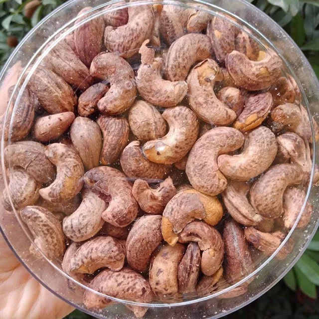 Vietnam Cashew nuts with salt without husk/ Roasted cashew nuts high quality (Kaylin +84 817092069)