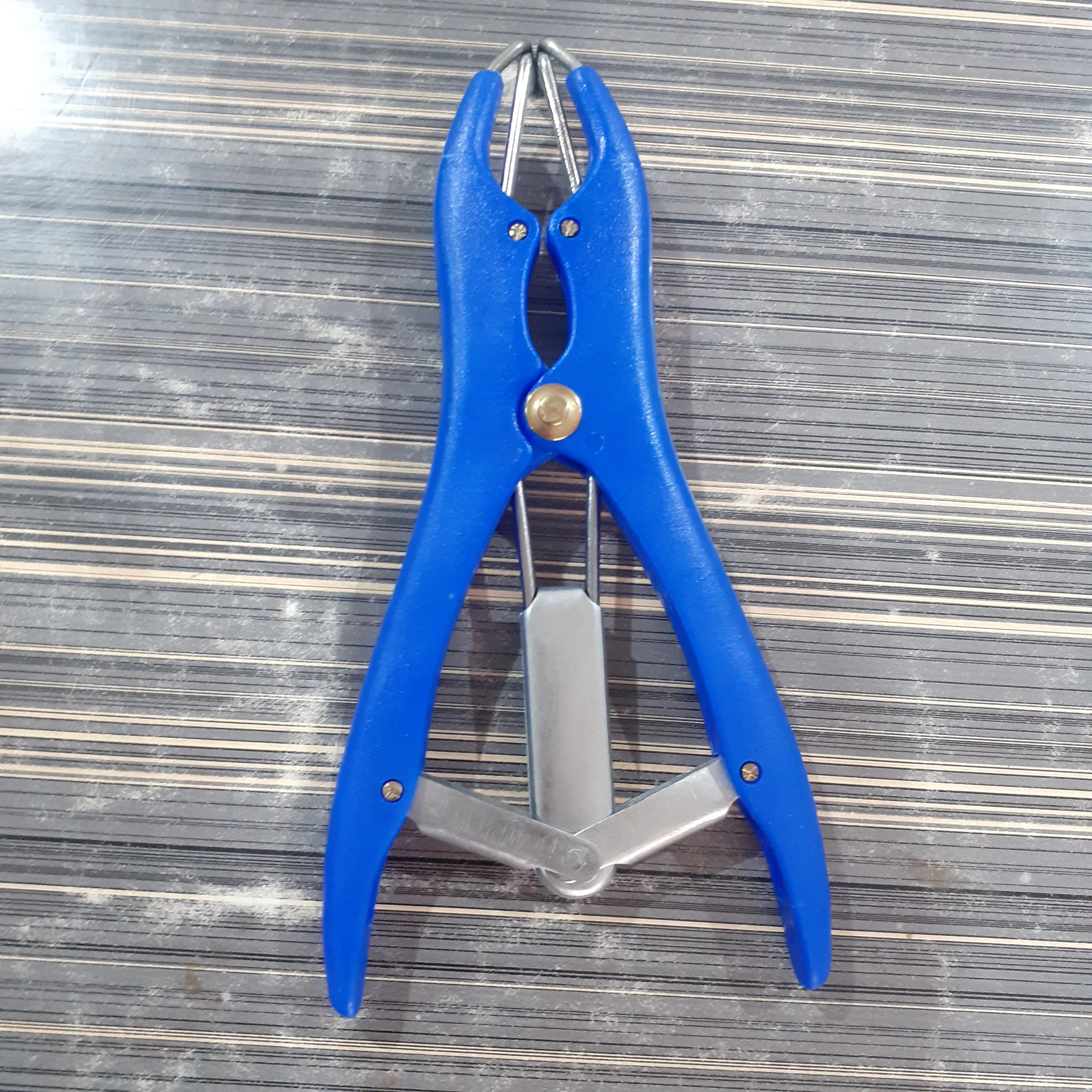 Elastrator Bloodless Castrators for Livestock Veterinary Equipment Banding Veterinary Instruments Elastrator Castration Plier PK