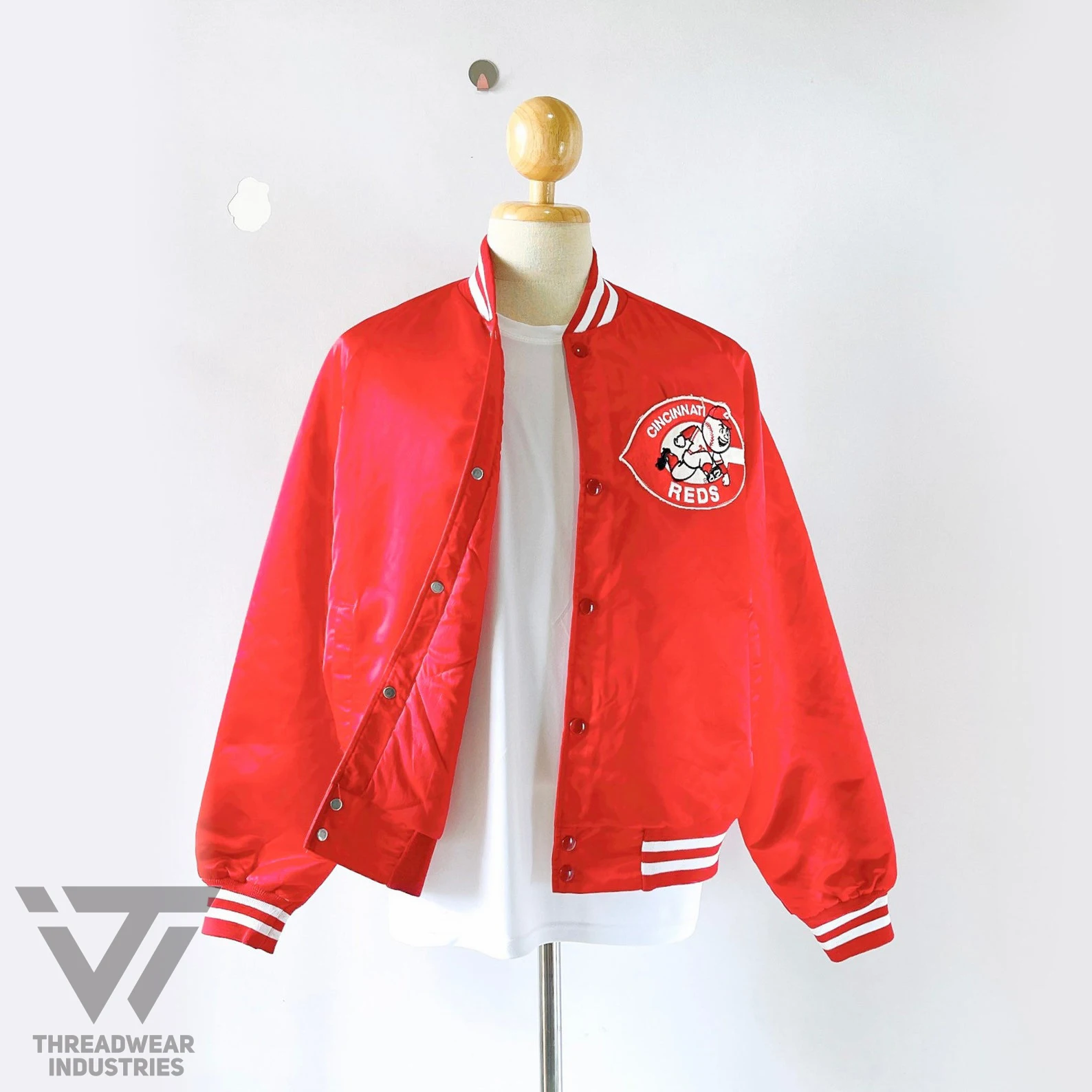 Изготовленный На Заказ блок красная и черная атласная Цинциннати бейсбол вышитые полный с боковой молнией Молодежная куртка