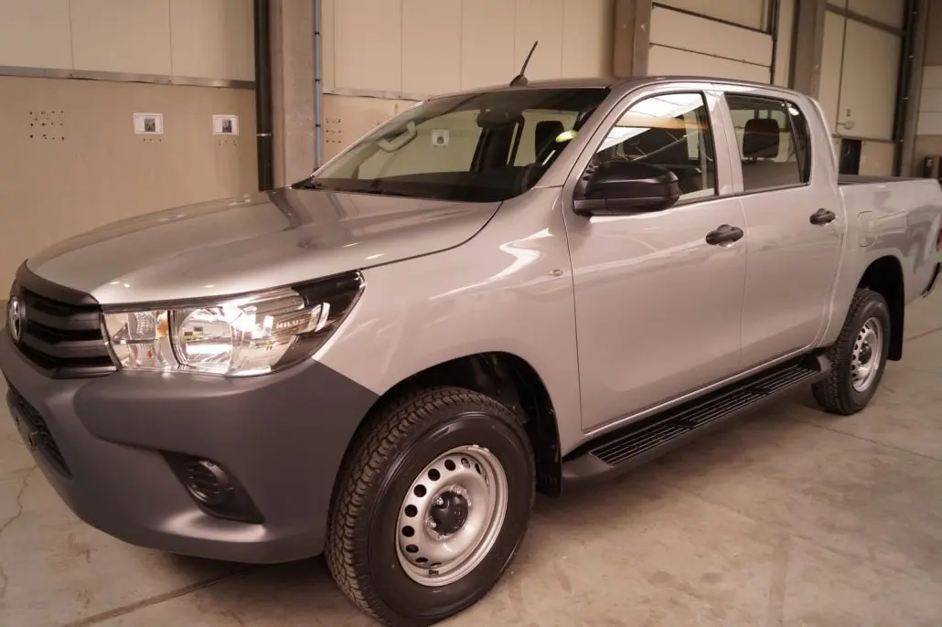 Двойная кабина HILUX довольно