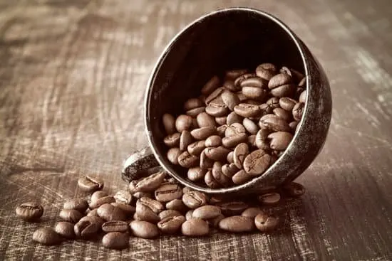  Жареные кофейные зерна Arabica с золотым мандалином и бразильским