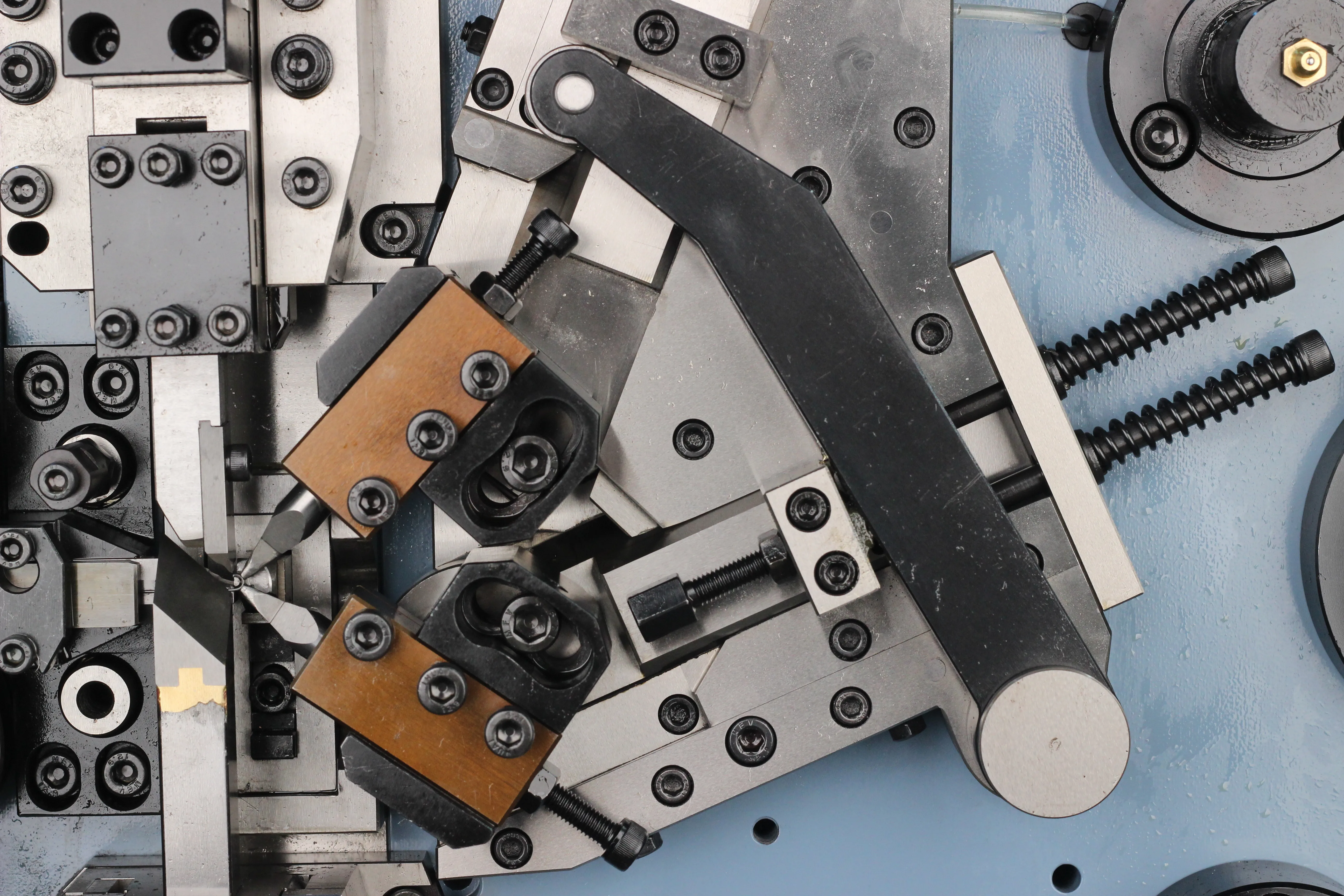 CNC Metal Spring Coil Torsion Forming Making Machine Mechanical Compression Wire Mattress Spring Roll Coiling Former