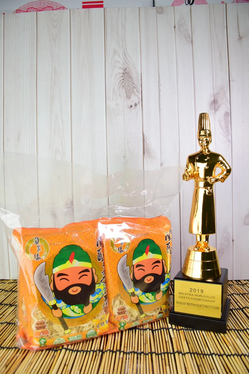 Traditional handmade Emperor Guan Sheng noodles  refined oil free msg free non-gmo