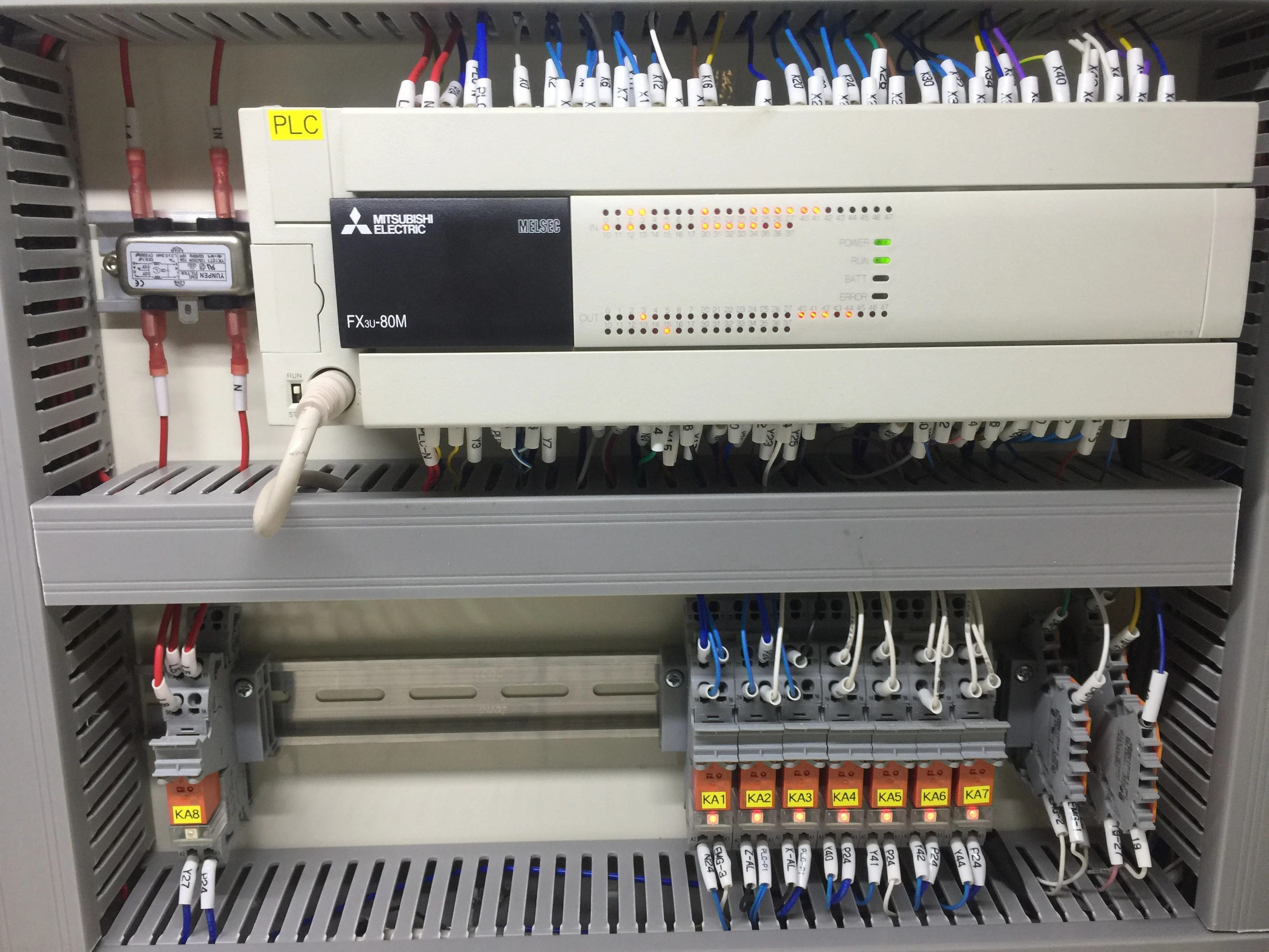  Машина для этикеток IML robot solution in mold 1000 мл ванна 2 полости от машины литья под давлением кормления