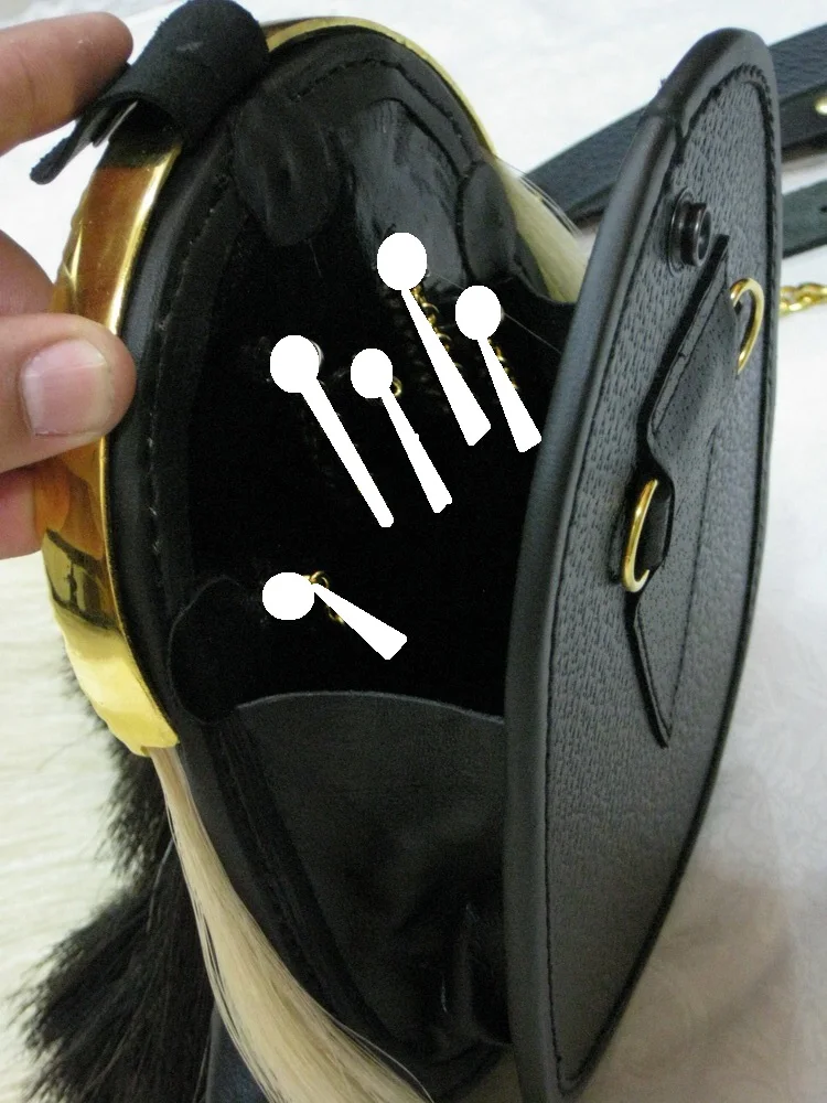 SI - WHITE LONG HORSE HAIR SPORRAN ( 100% Original ) with BLACKWATCH CANTLE