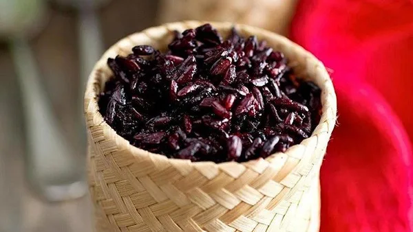  Фиолетовый клейкий рис вьетнамский хорошего качества (Ms Деми + 84 961 733 400)