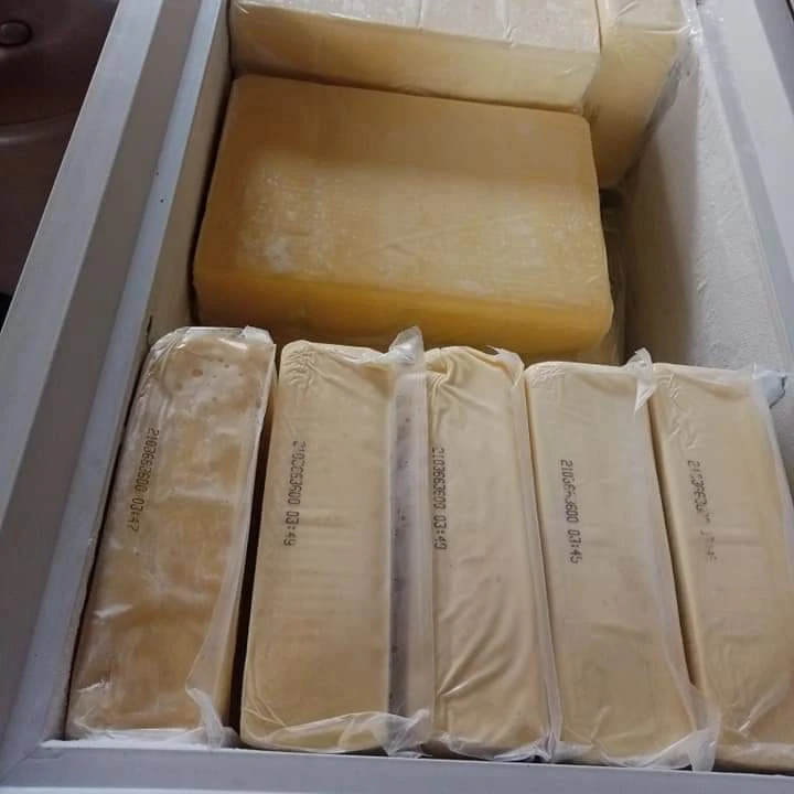 Premium italian delicious mozzarella cheese with 100% italian