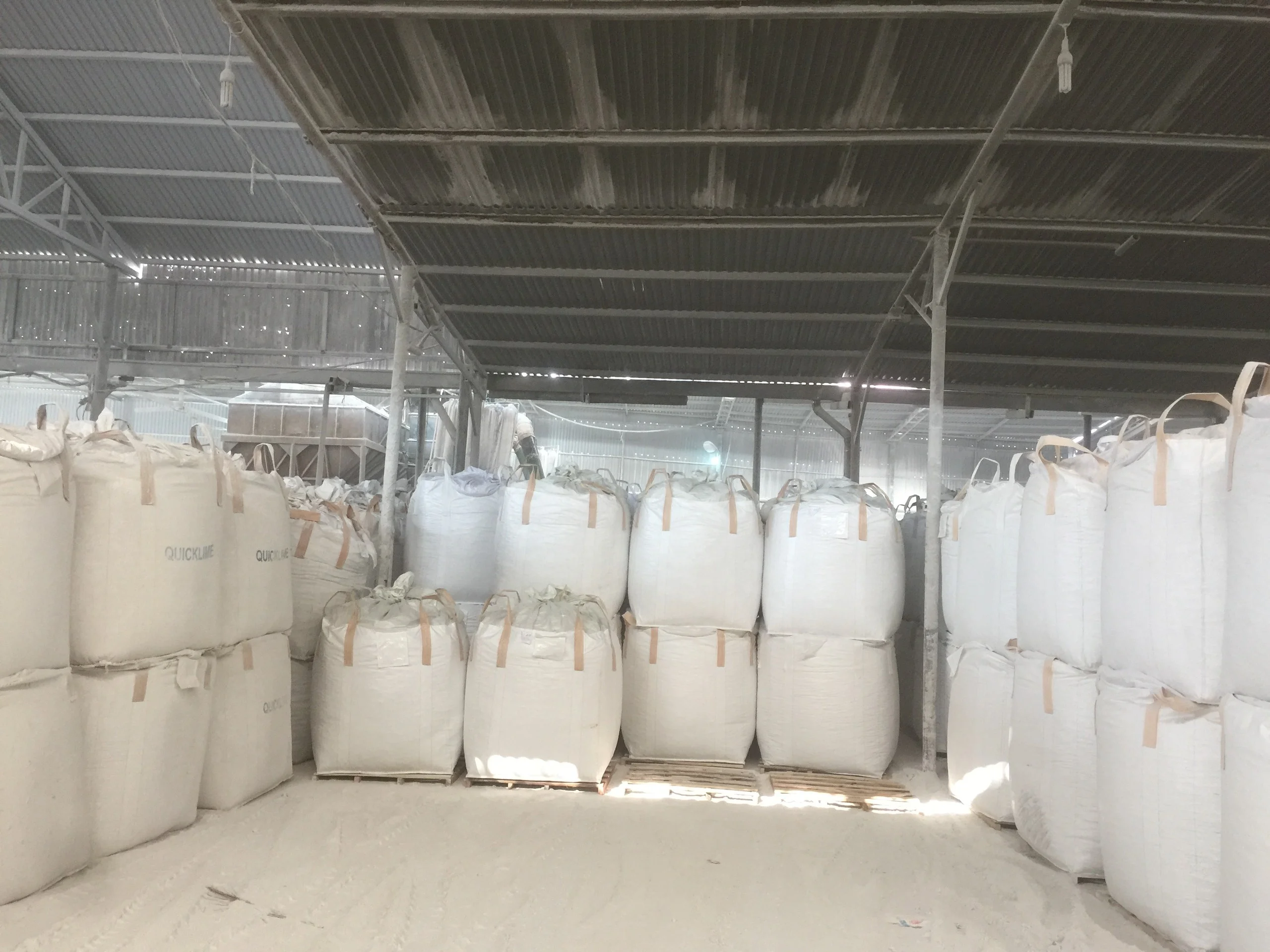 2021 Best Price Good Quality Quick Lime // Burnt Lime Lumps CaO 90% Min // Viet Nam Original