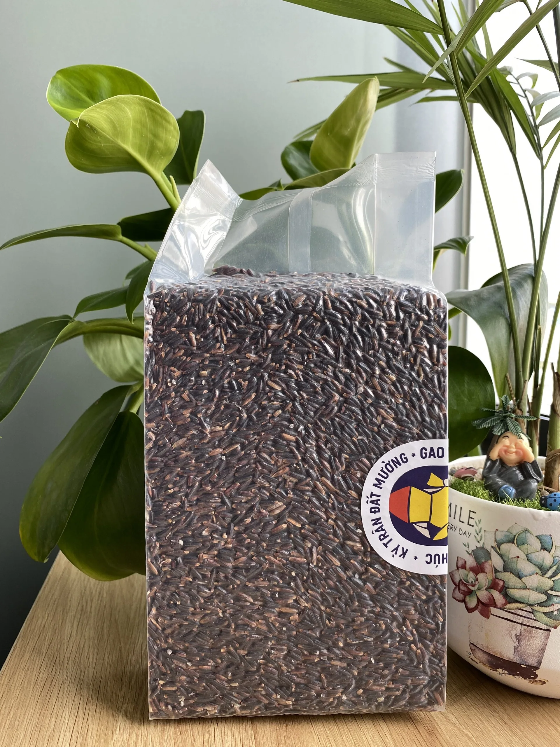 Organic black brown rice, high quality Vietnamese goods, best seller in 2021