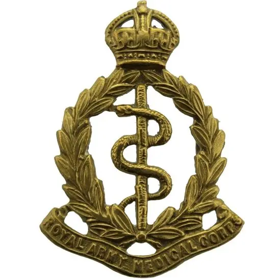Значок на колпачок британской королевской армии медицинских служб RAMC с королевой Елизаветы и короной RAMC в Arduis faithis