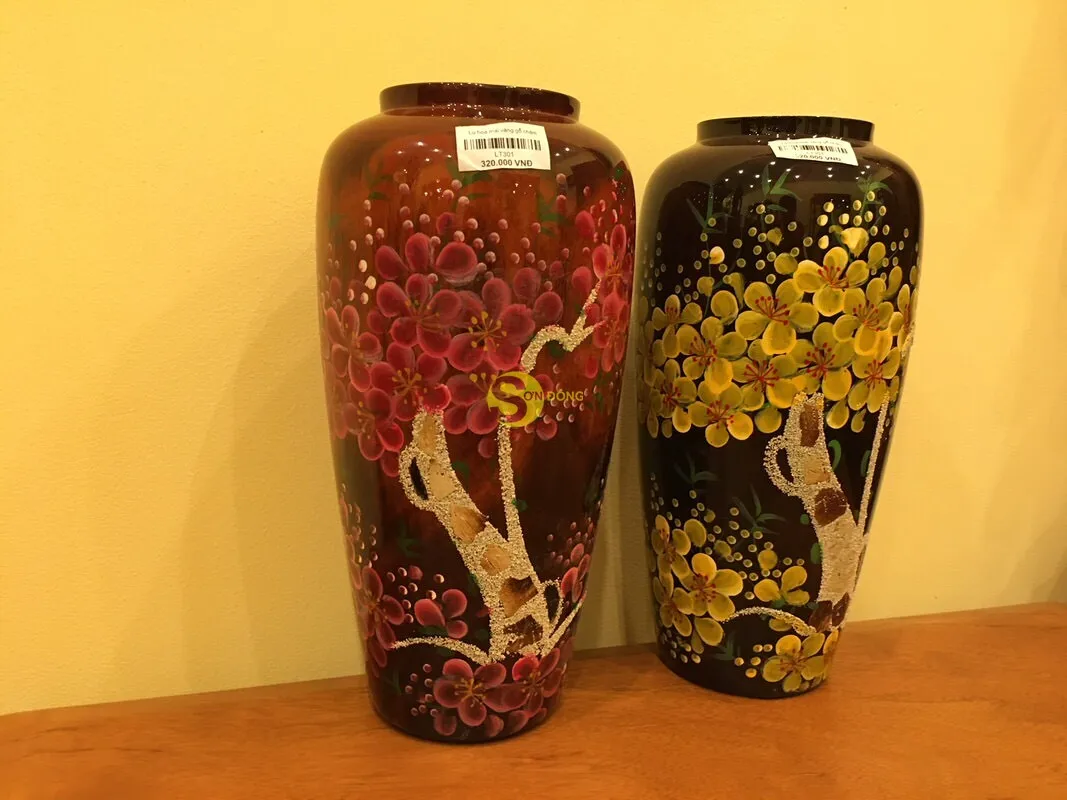 
Yellow apricot flower vase indigo wood 