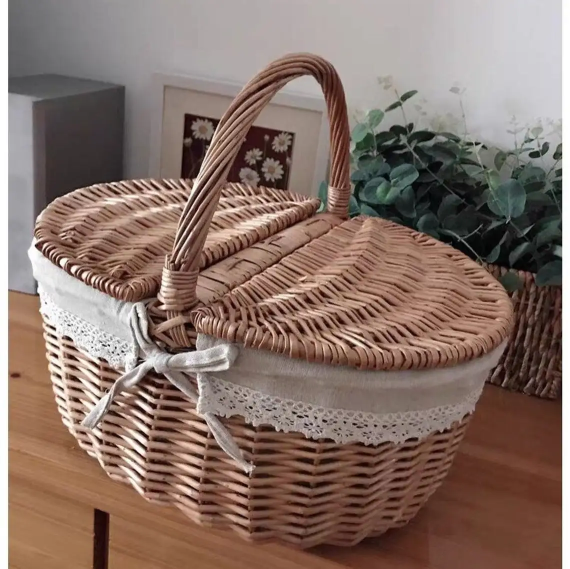 Wicker Picnic Basket, Handmade Basket Hamper with Lid and Handle Sturdy Woven Body with Washable Lining