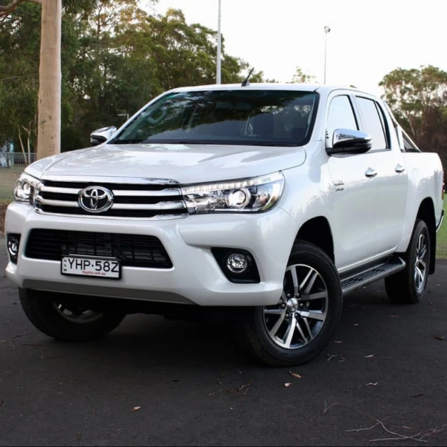 Б/у 2017 и 2018 HiLux-SR