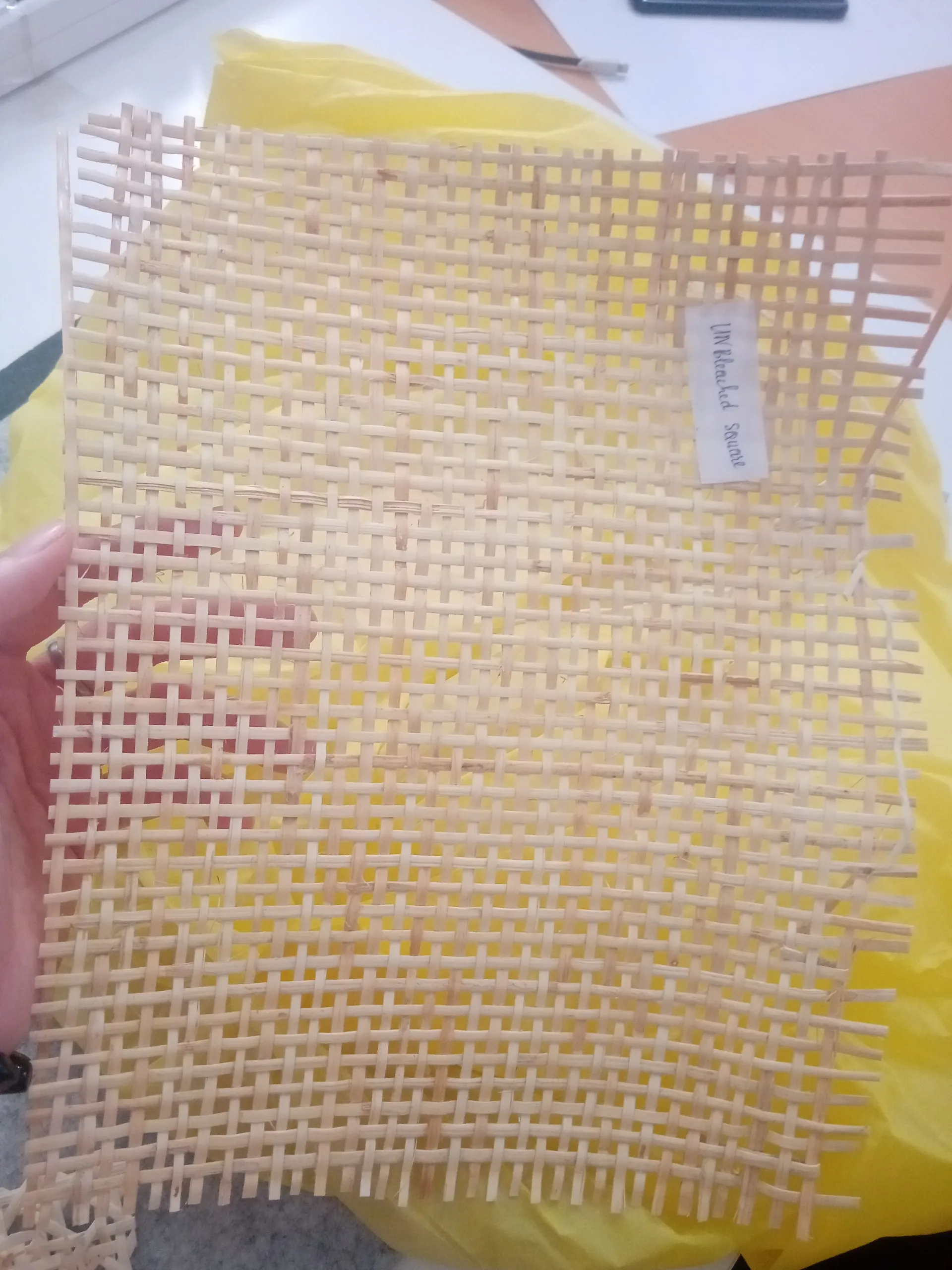 Ротанговый тростник из натуральной сетки по заводской цене, рулон ткани, отбеленный ротанговый тростниковый материал для мебели