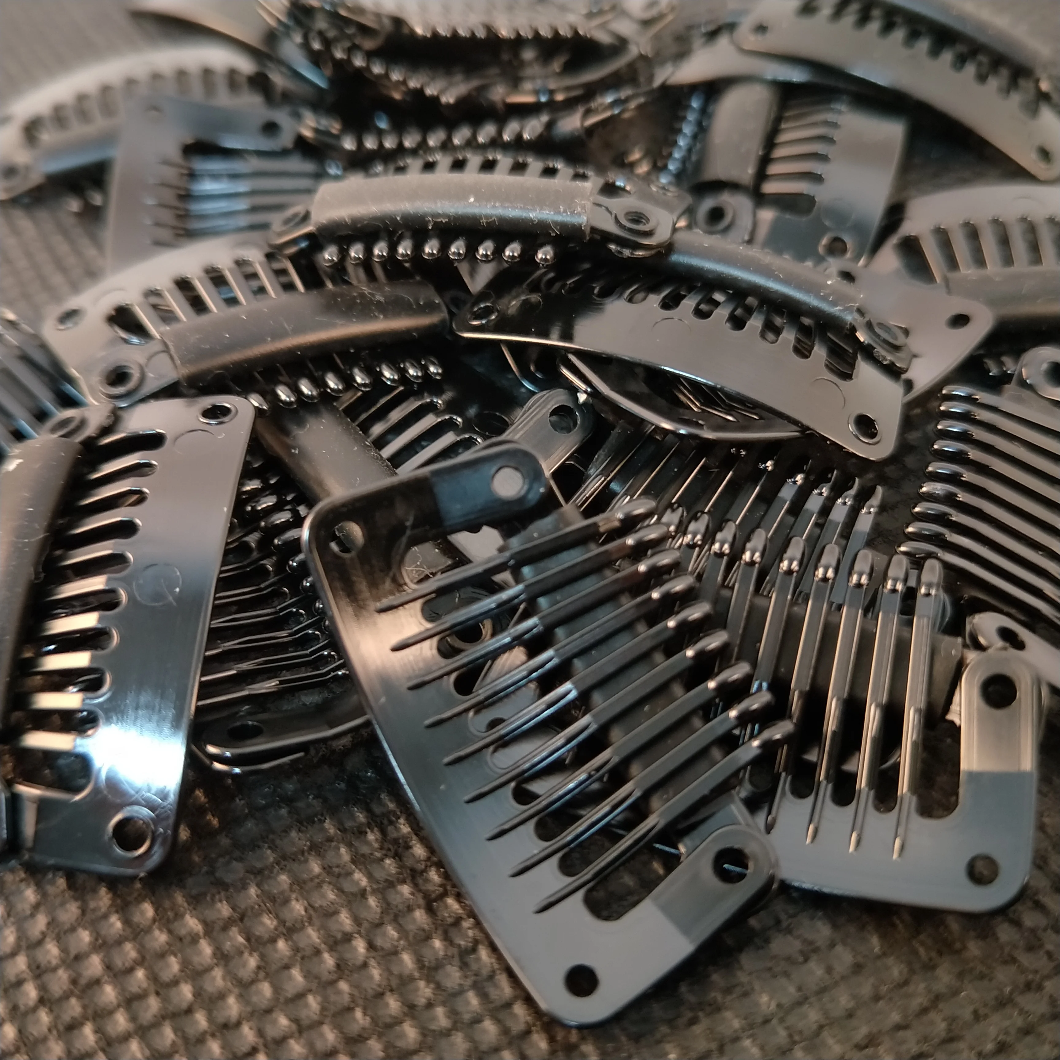 Q-21  wholesale 9 teeth plastic clip with silicone  hair extension snap clips for extensions be not allergic