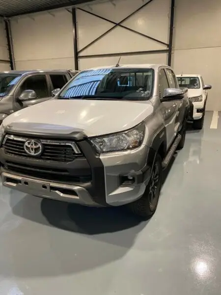 Affordable Hilux double cabin brand new 4x4 pick up truck