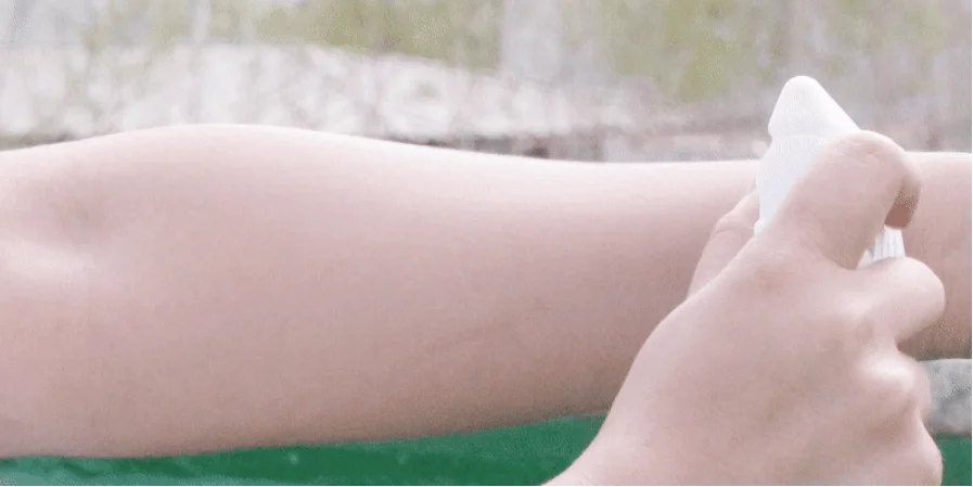 ISNTREE   HYALURONIC ACID AIRY SUN STICK  KOREAN SKIN CARE MADE IN KOREA 2021