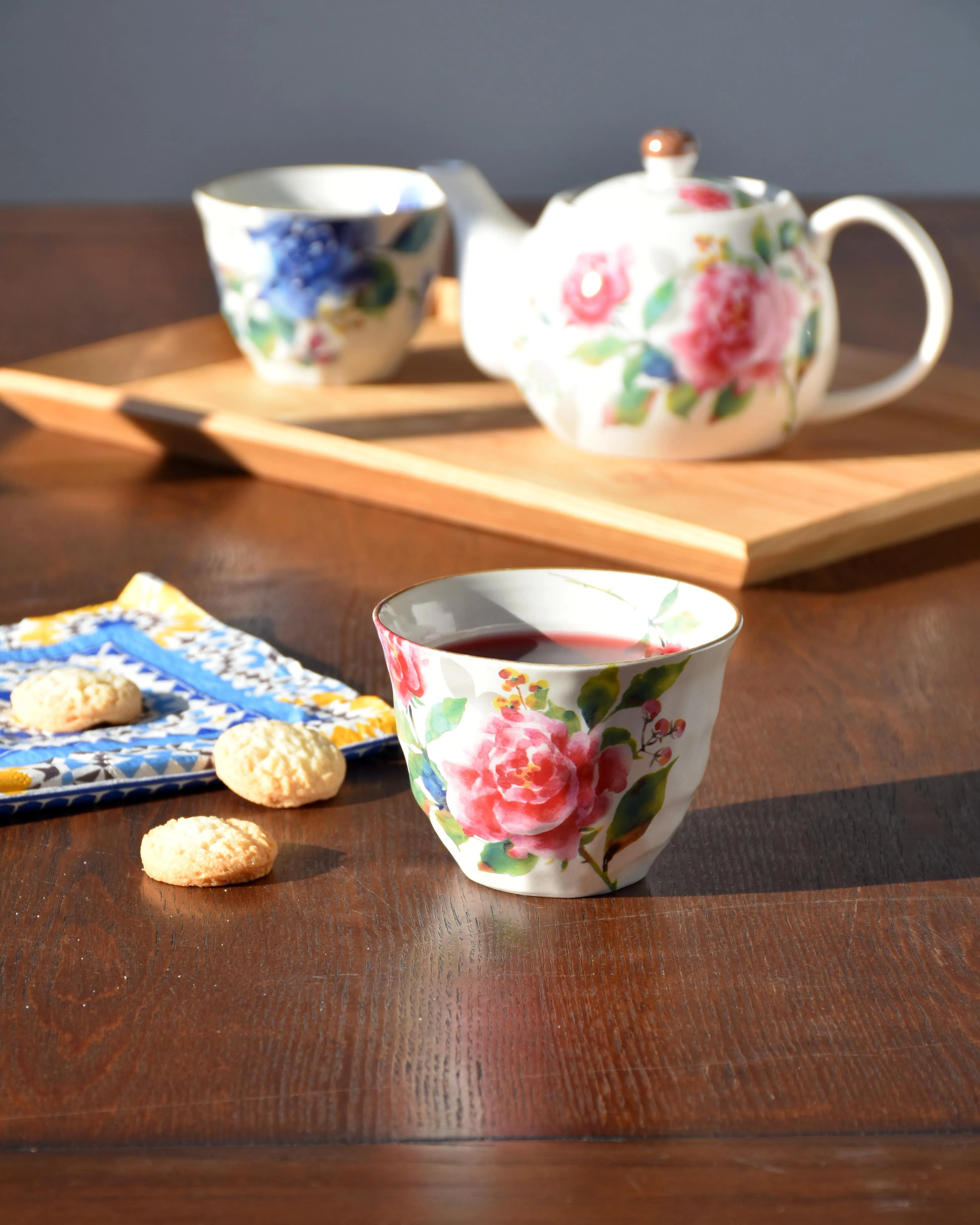 Фарфоровая простая японская керамическая чашка с цветочным принтом