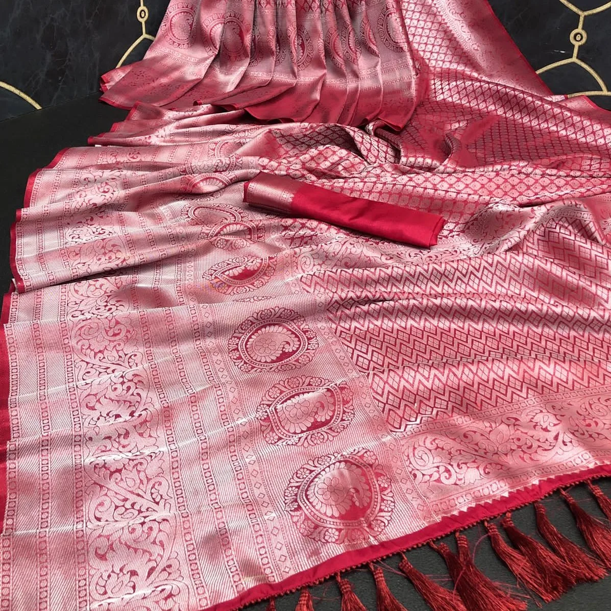 Womens silk sari with zari weaving latest design muslin jamdani taat Bangladesh original sari fabrics