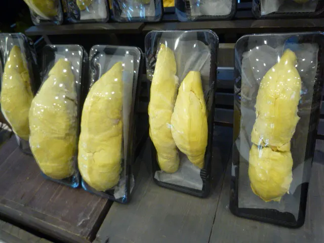 IQF FROZEN DURIAN RI6 CUBE ORIGIN VIETNAM FROM AN VAN THINH FOOD COMPANY AVTFOOD AVTF AVT / CUBO DE DURIAN RI6 CONGELADO