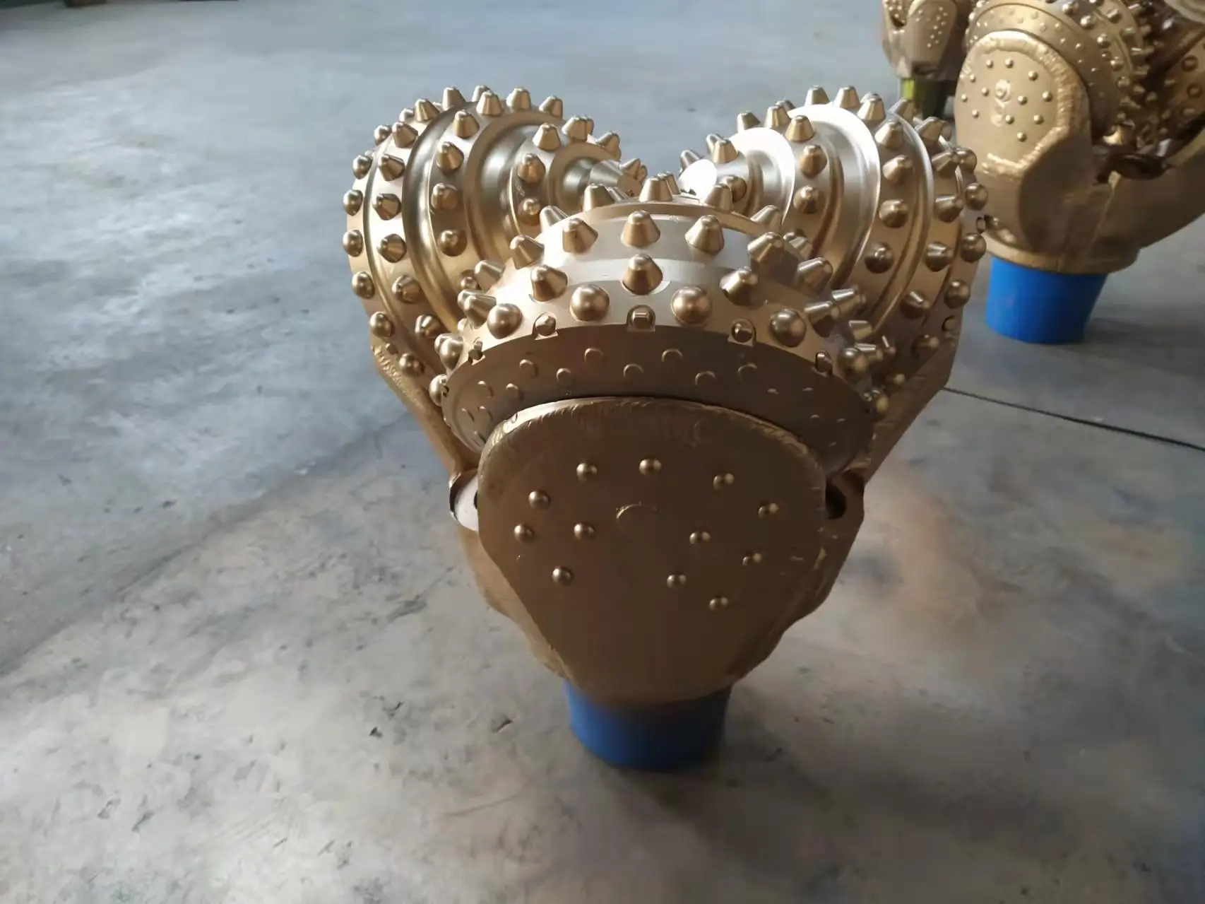 17 1/2 inch API standard IADC 617 tricone roller cone drill bits for well drilling