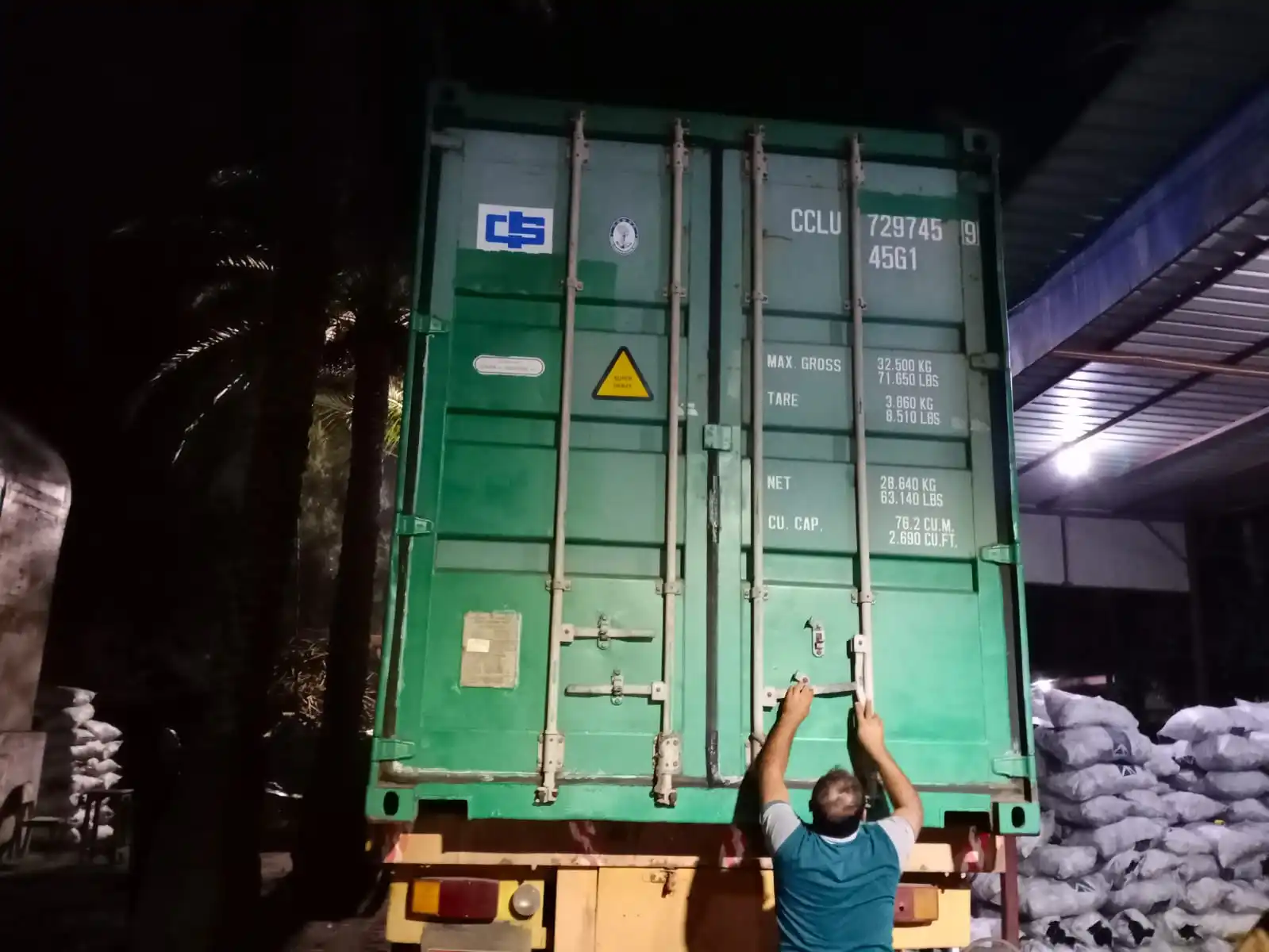 Уголь для барбекю из твердой древесины на экспорт