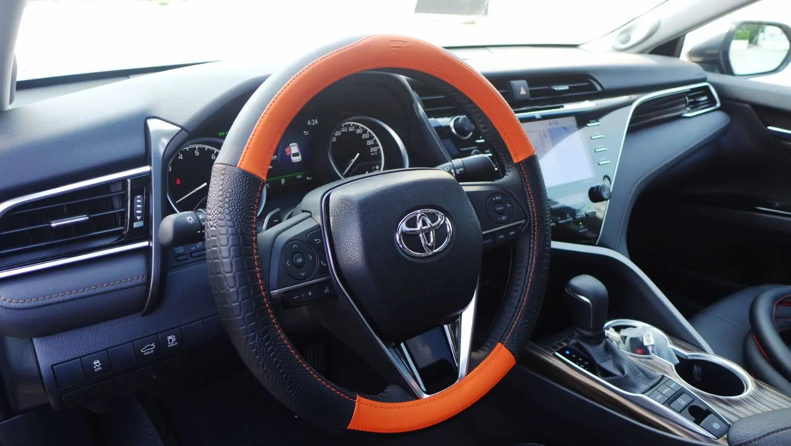 Hot August 2021, Premium quality Best Selling product universal fashion car steering wheel cover (BTL05)