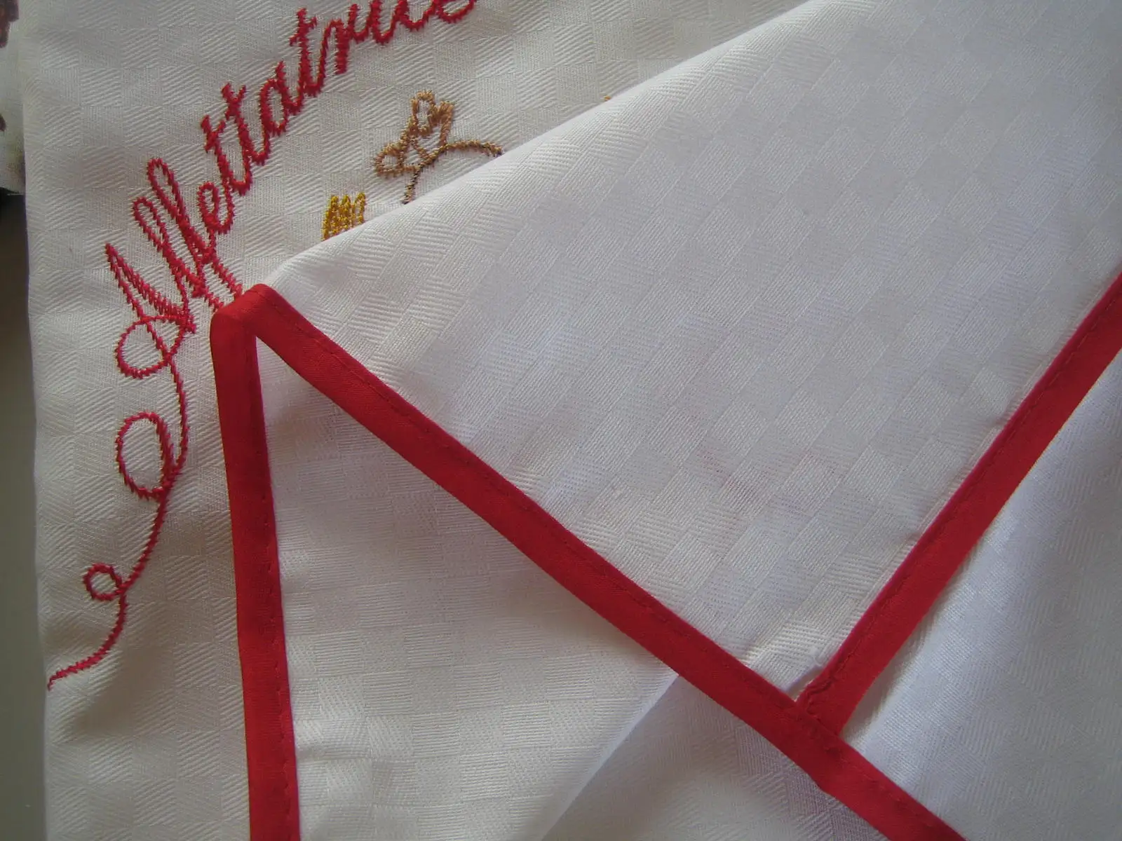 WHOLESALE 100% COTTON EMBROIDERED SLICER COVER, LARGE SIZE cm.58x45 HEIGHT cm.45 RED TAPE FOR KITCHEN