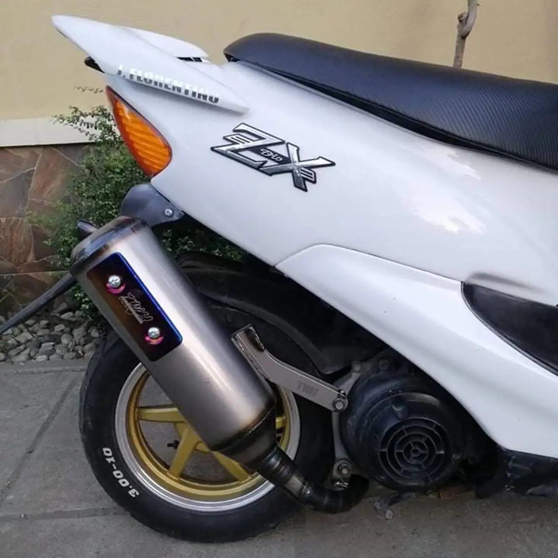  Выхлопная труба TWH DIO ZX TZ001 для